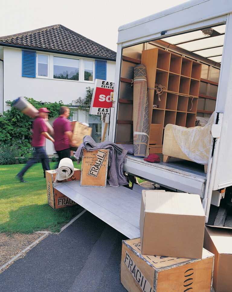 What are the Differences Between Local Moving and Domestic Relocation? – 2022 Guide