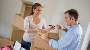 Packing and moving essentials checklist-2022